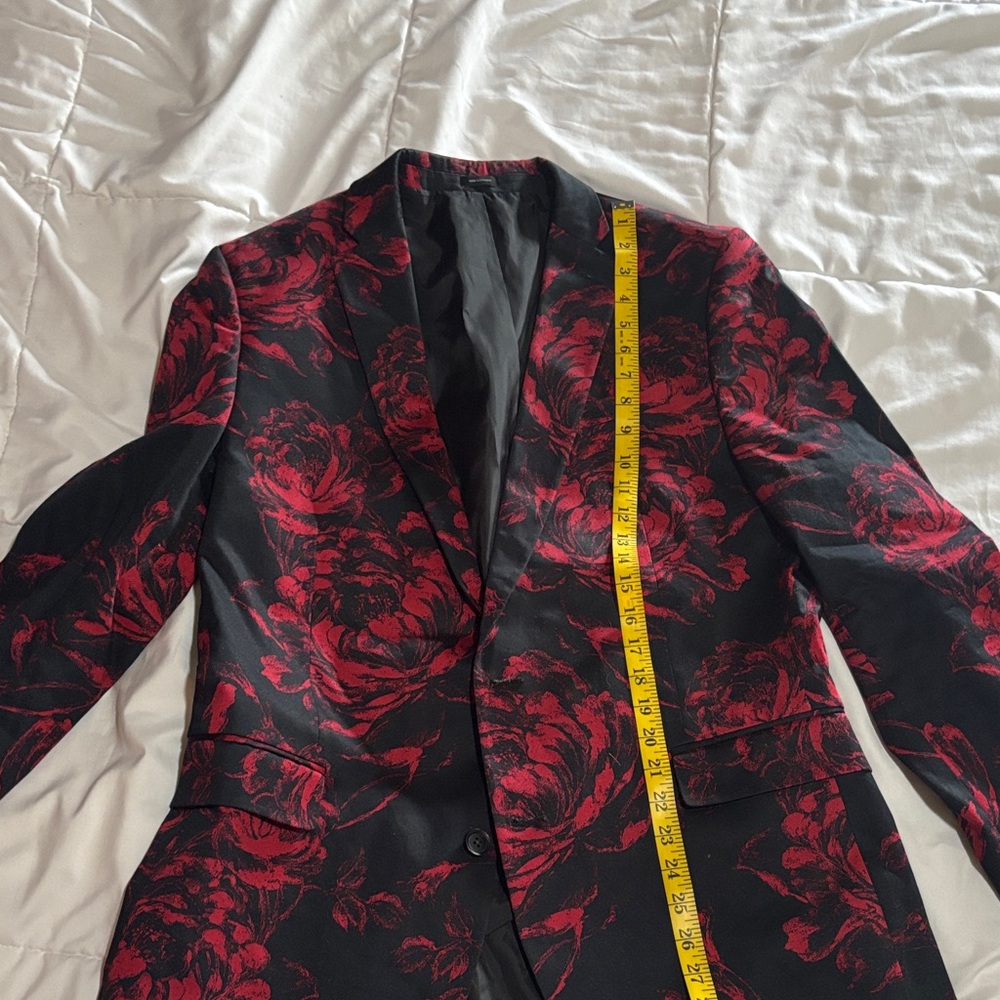 jf j.ferrar Red and Black Floral Blazer